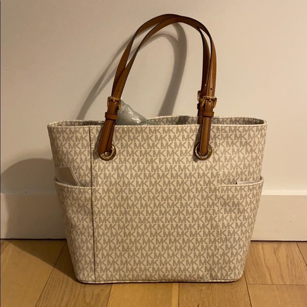 Michael Kors Jet Set Tote